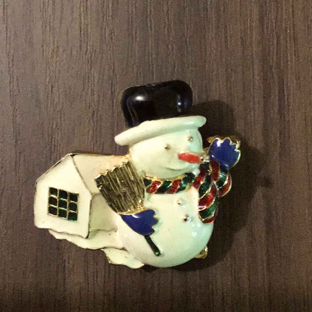 Snowman pin.